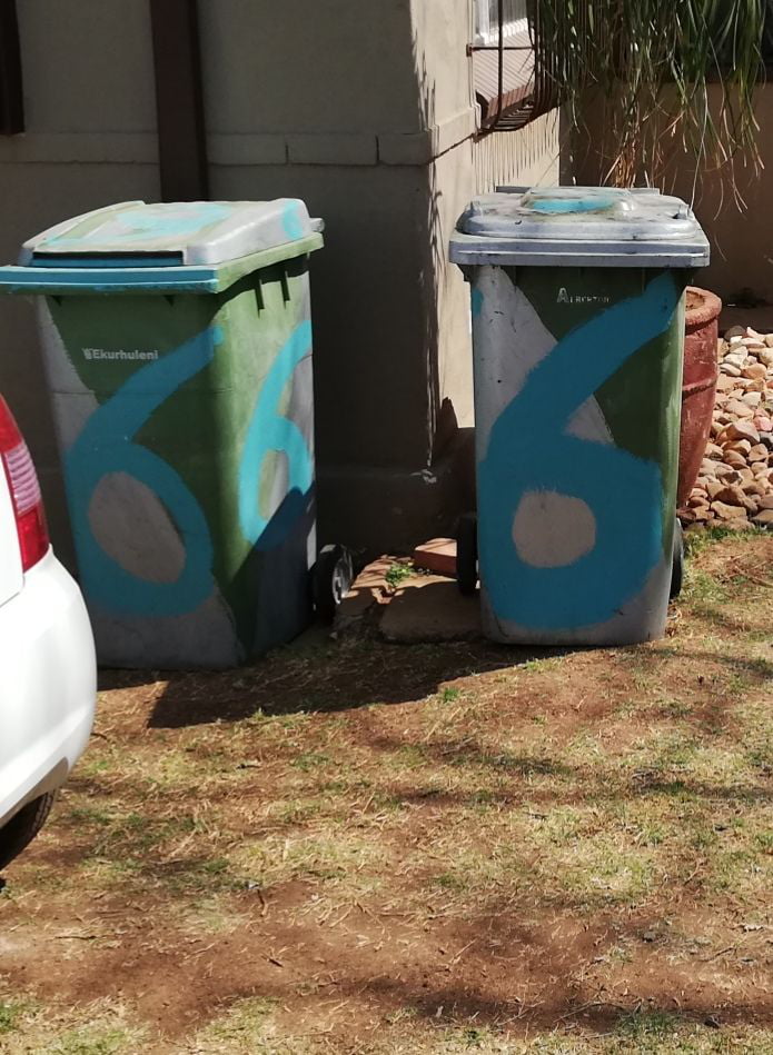 My Neighbors' Trash Bins 9GAG