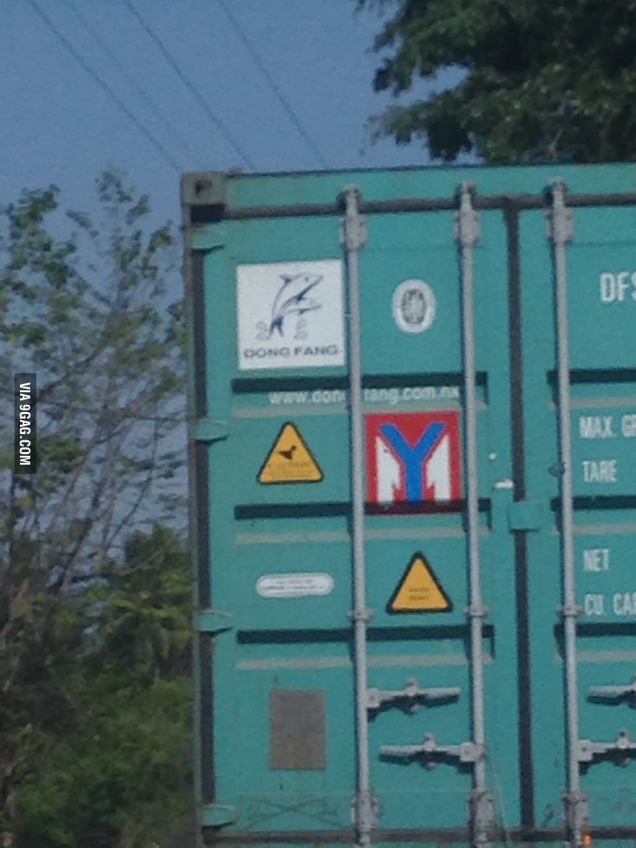 I think there is something wrong in this picture - 9GAG