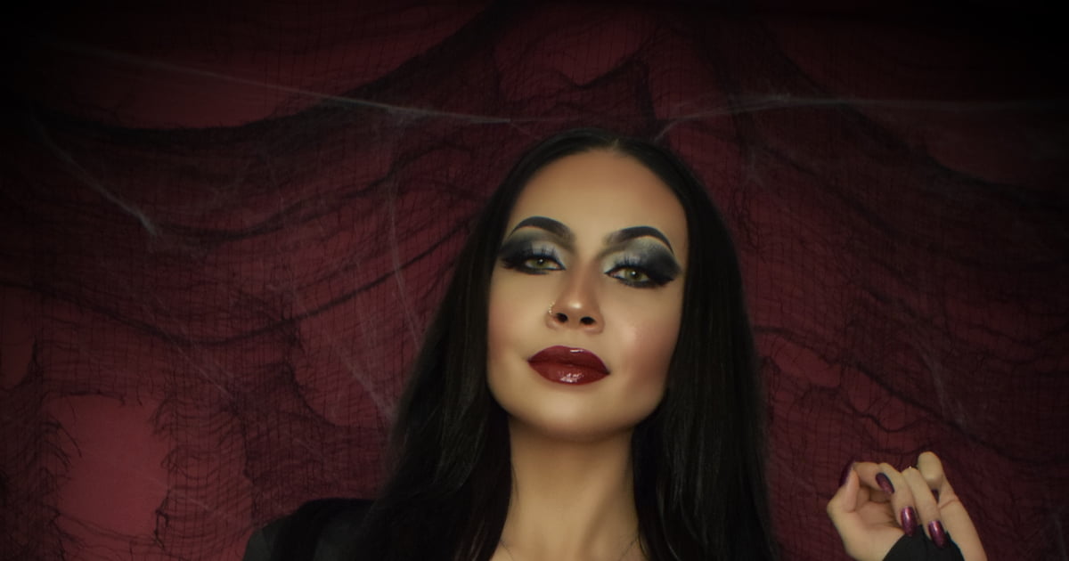 Morticia Addams Cosplay By Felicia Vox 9gag 4877