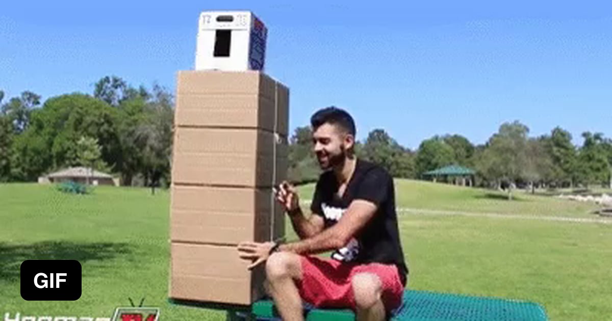 Falling boxes prank 9GAG