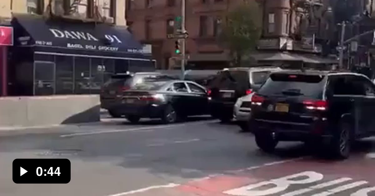 ROBBERY IN NEW YORK, Thieves steal 20,000 from the driver of a pickup truck on New York's Upper