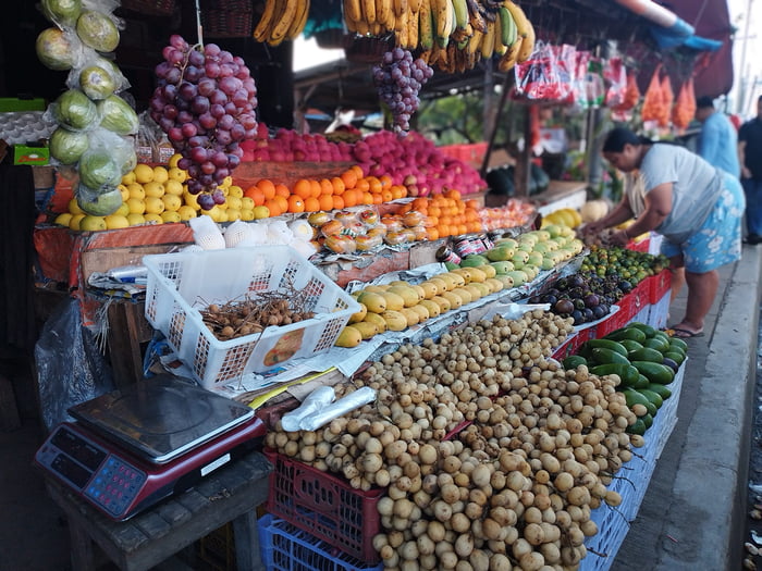 Filipinos have a superstition to serve round fruits during New Year's ...