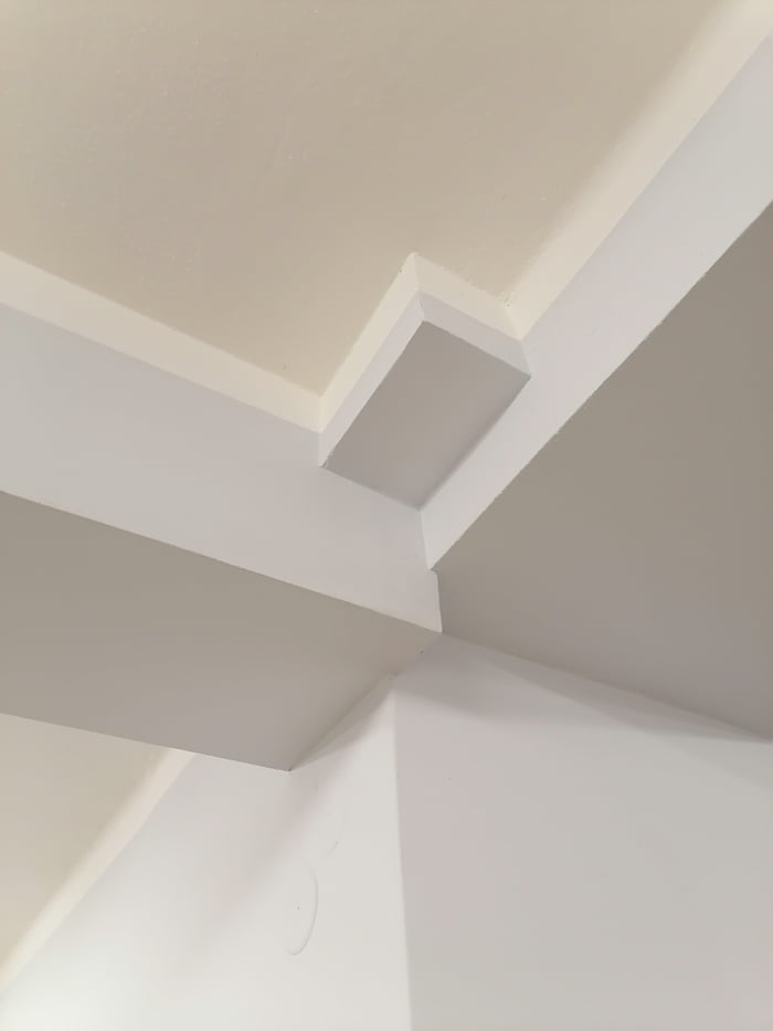 "How many corners you want in your corner?" 9GAG