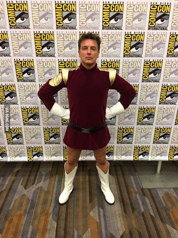 John Barrowman as Zapp Brannigan. Best cosplay ever. 9GAG