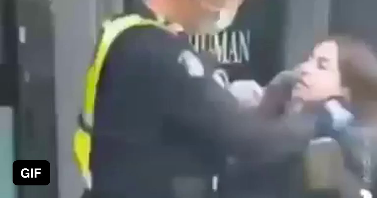 Australian cop chokes woman for not wearing a mask 9GAG