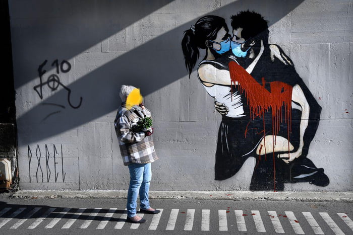 «The Lovers» by Norwegian street artist Pøbel smeared with red paint ...