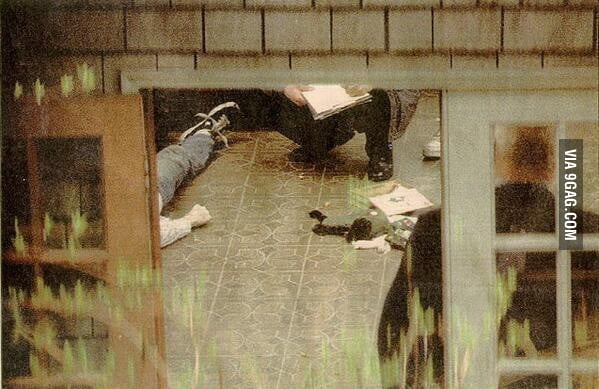 Kurt Cobain suicide crime scene photo - 9GAG