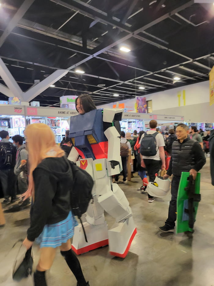 Gundam Cosplayer - 9GAG