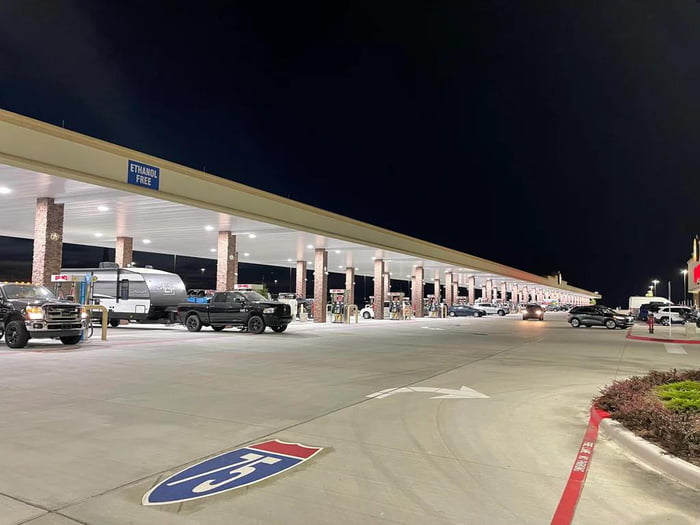 This gas station in Kentucky has 120 gas pumps. 9GAG