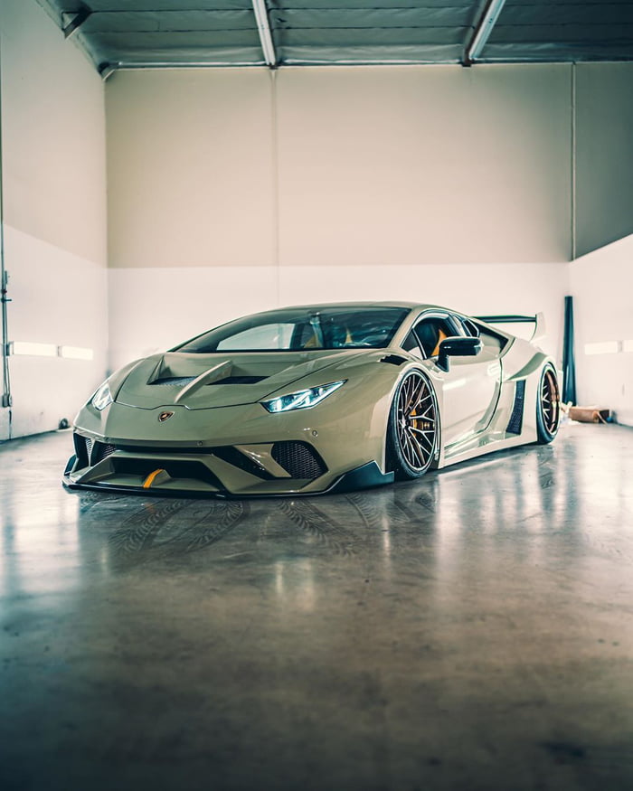 Lamborghini Huracan Aventador 9GAG