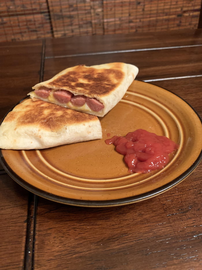 Hotdog quesadilla w/ketchup 9GAG