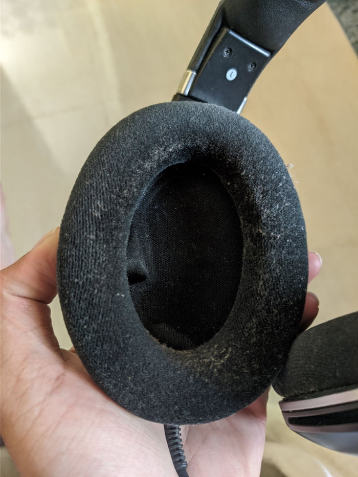 Best way to clean the ear cups? 9GAG