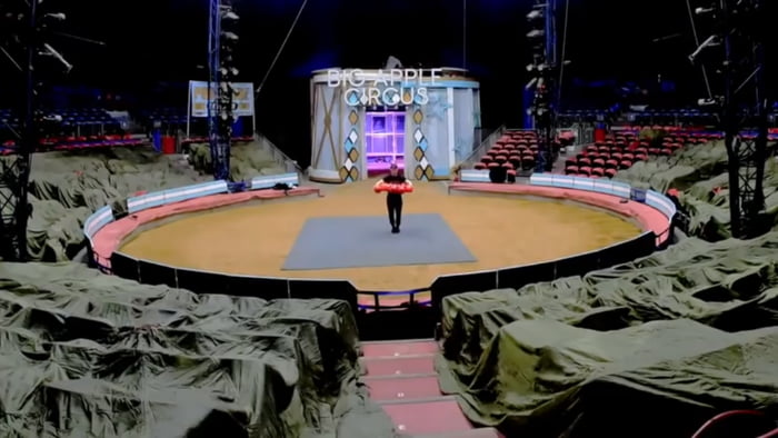 Juggled Juggler Creates Amazing Floating Ball Illusion While Juggling - 9GAG