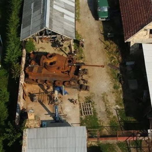 Flying around Hungary when a random panzer appears - 9GAG
